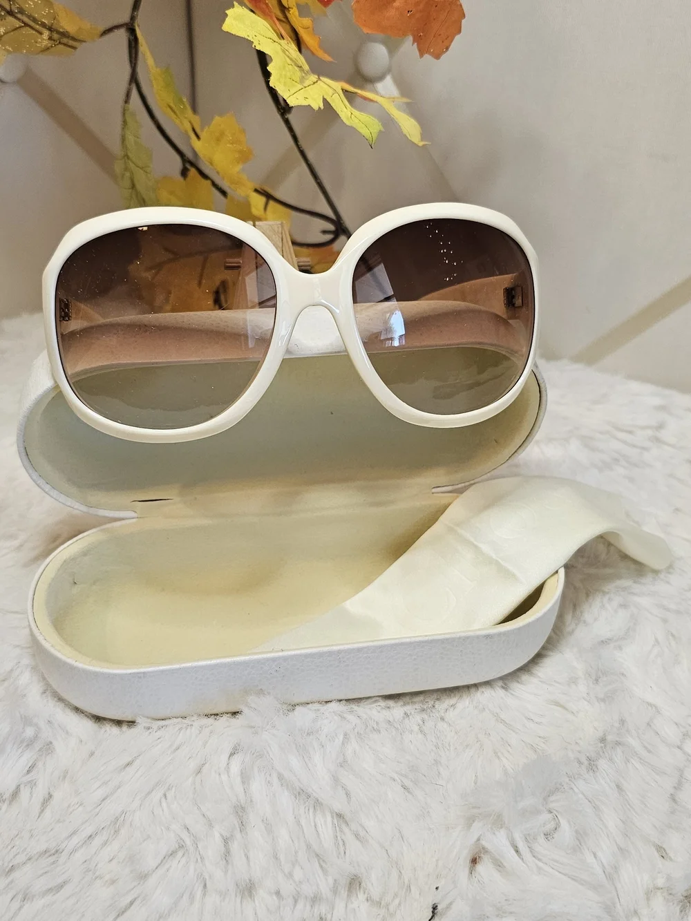 Chloe White Oversized Round Sunglasses with Brown Gradient Lenses